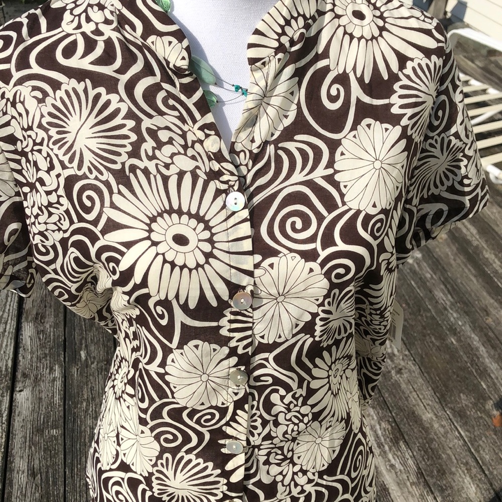 NWT Naturally Yours cotton brown w white shirt.